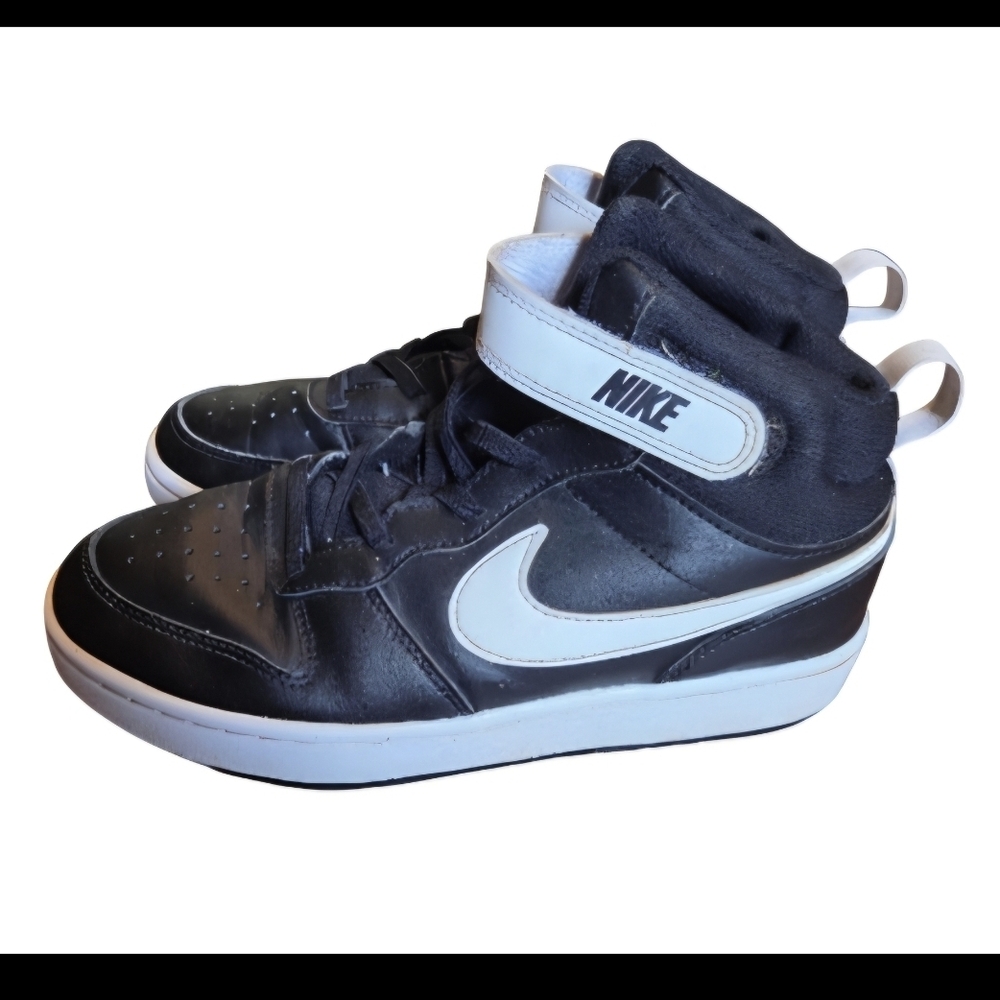 Nike Court Borough Mid 2 Stay-Put Closure High Tops Youth